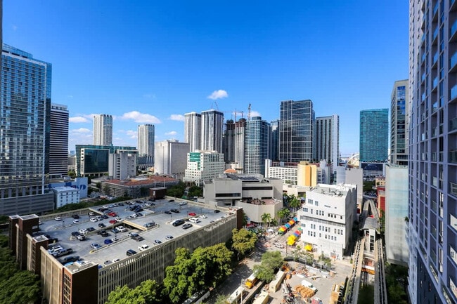 Building Photo - 137 NE 2nd Ave