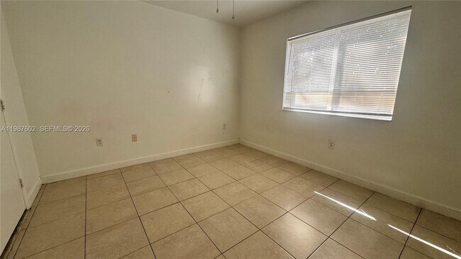 Building Photo - 1260 SE 31st Ct