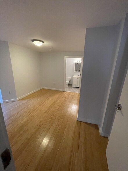 Building Photo - 471 Commonwealth Ave