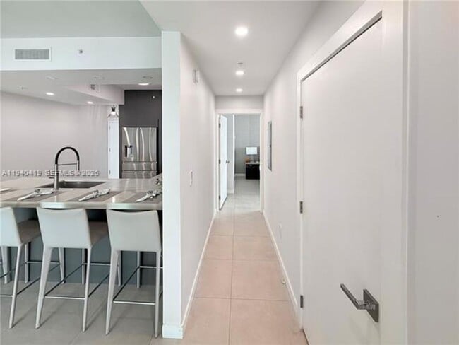 Building Photo - 31 SE 5th St