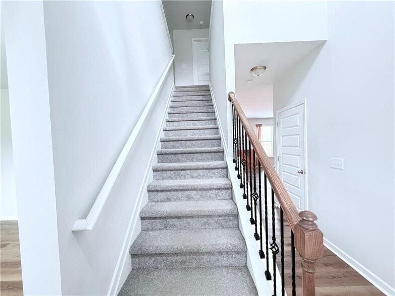 Building Photo - 409 McGinnis Cir