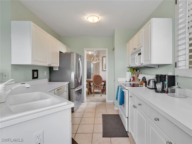 Building Photo - 9071 Las Maderas Dr