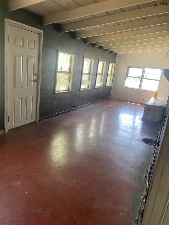 Building Photo - 2107 Joline St