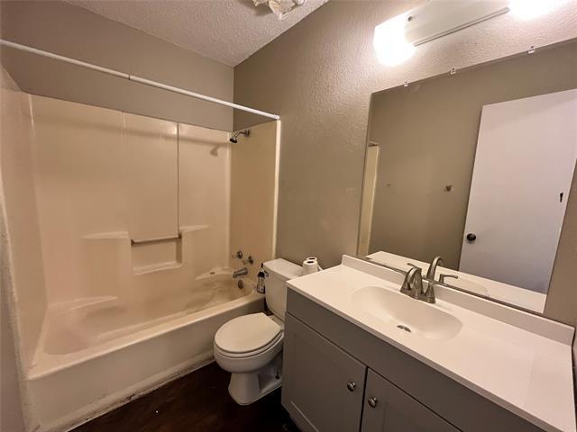 Building Photo - 3047 Olympia Dr