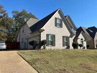 Building Photo - 4698 Shira Dr