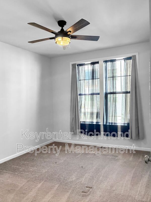 Building Photo - 719 McCormick Farm Dr