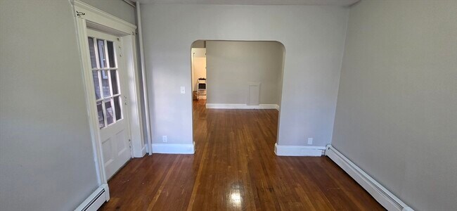 Building Photo - 44 Estes St