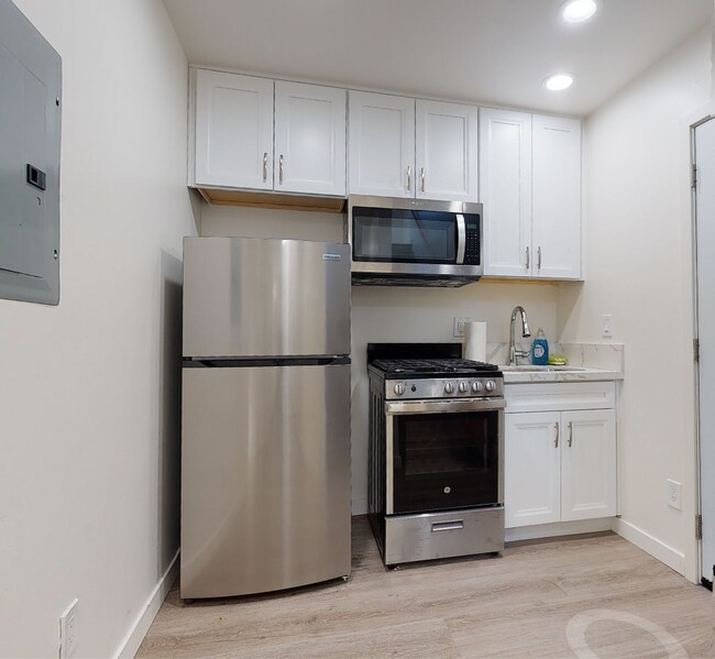 Building Photo - 5675 Campanile Way