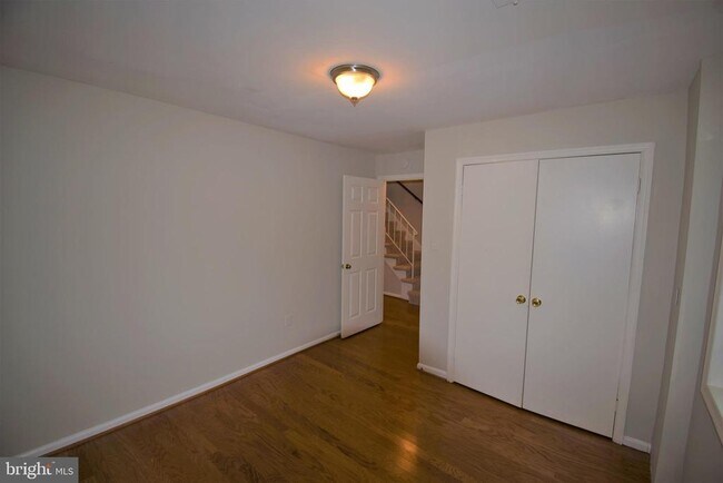 Building Photo - 8243 Cedar Landing Ct