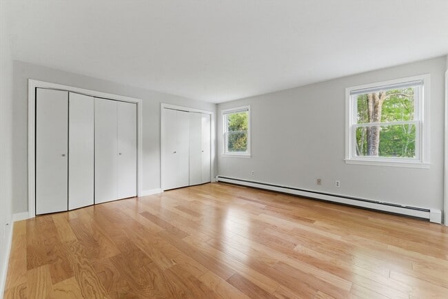 Building Photo - 121 Indian Meadow Dr