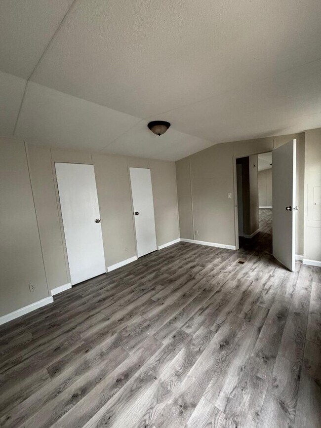 Building Photo - 307 Marcus crt