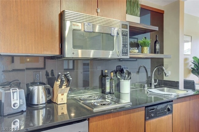 Building Photo - 29 Montelago Blvd