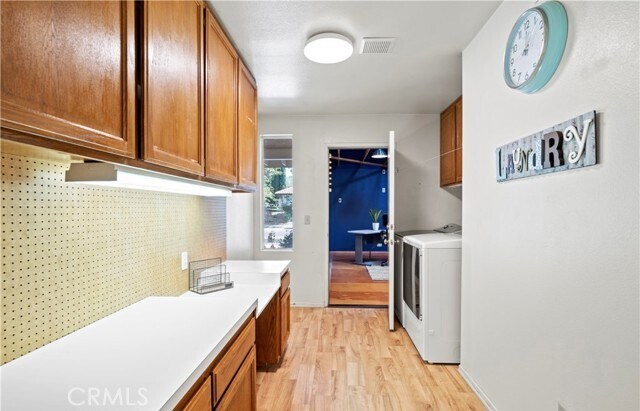 Building Photo - 5637 Redwood Ave