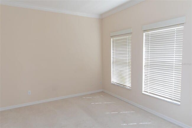 Building Photo - 664 Field Club Cir
