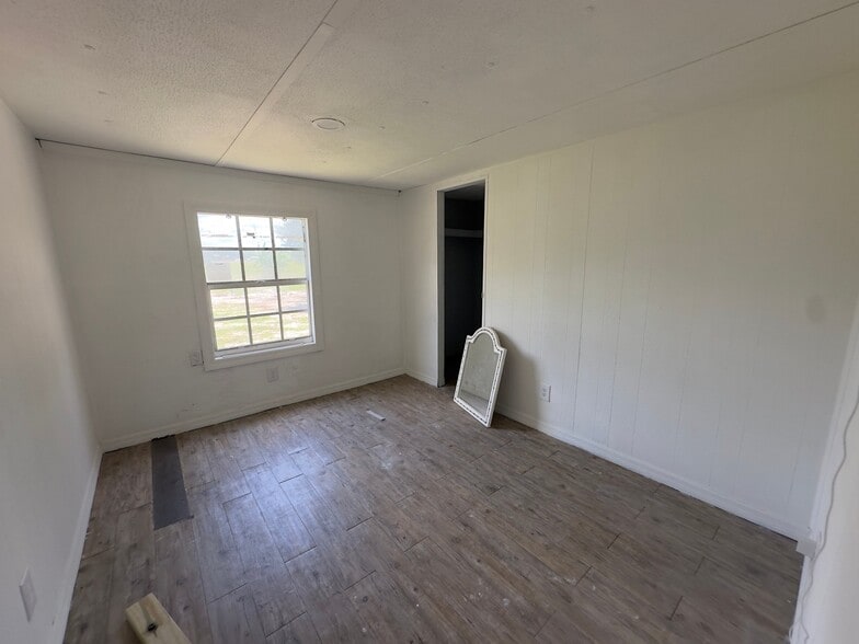 Building Photo - 1491 N 15th St