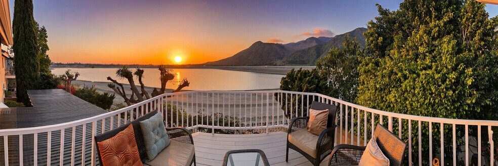 Building Photo - 1829 Mirador Dr