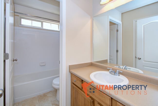 Building Photo - 1994 Fielding Hill Ln