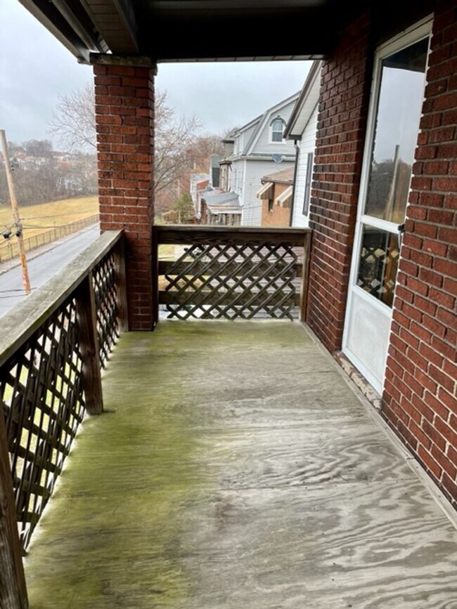 Building Photo - 118 Kirk Ave