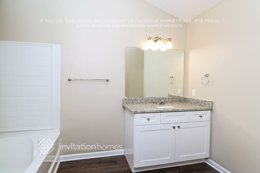 Building Photo - 1326 Laurel Woods Dr