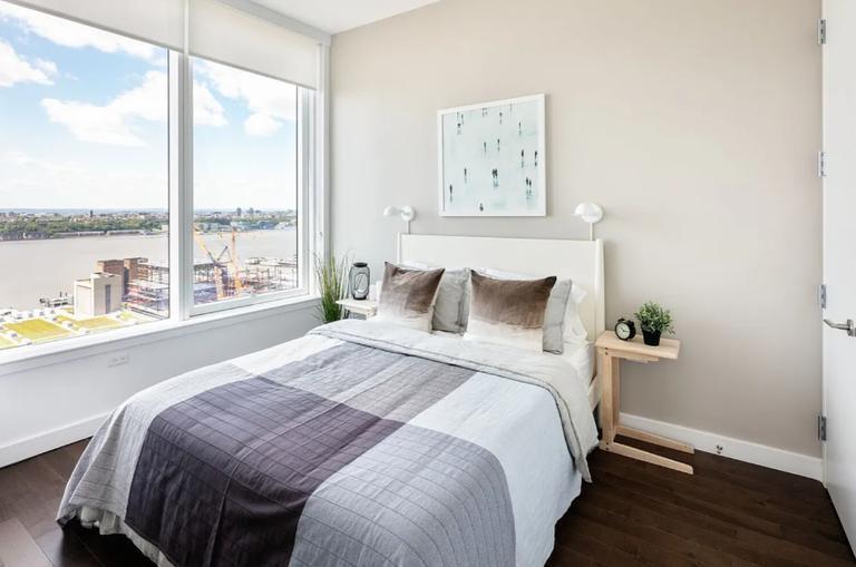 Building Photo - 64 Box St