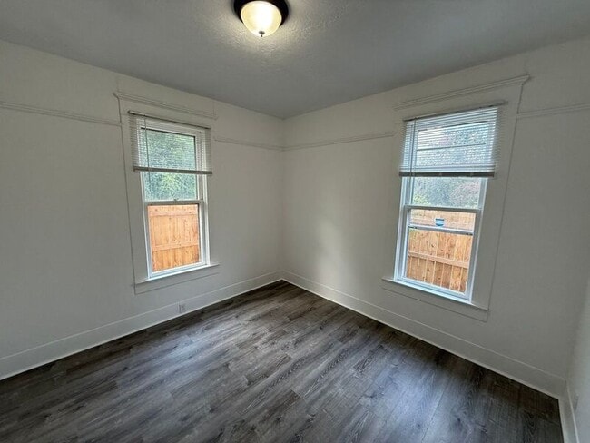 Building Photo - 2350 Marion St SE