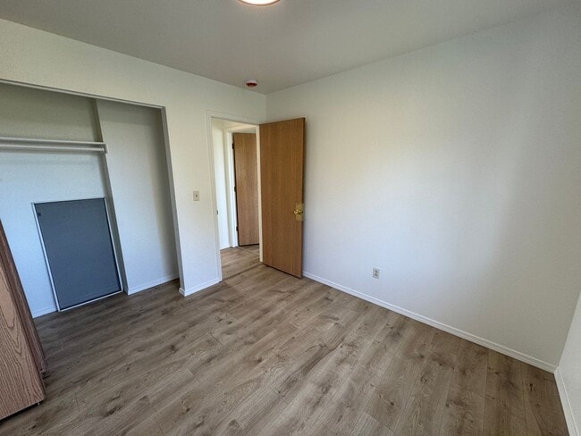 Building Photo - FULLY GUTTED & RENOVATED 4-Bedroom Condo N...
