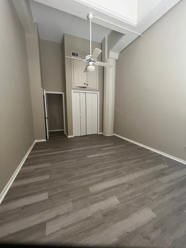 SMALLER BEDROOM OFF HALLWAY - 333 Julia St