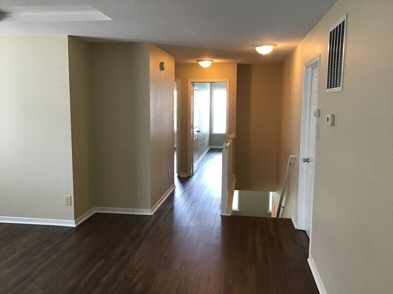 Building Photo - 12645 Republic Dr