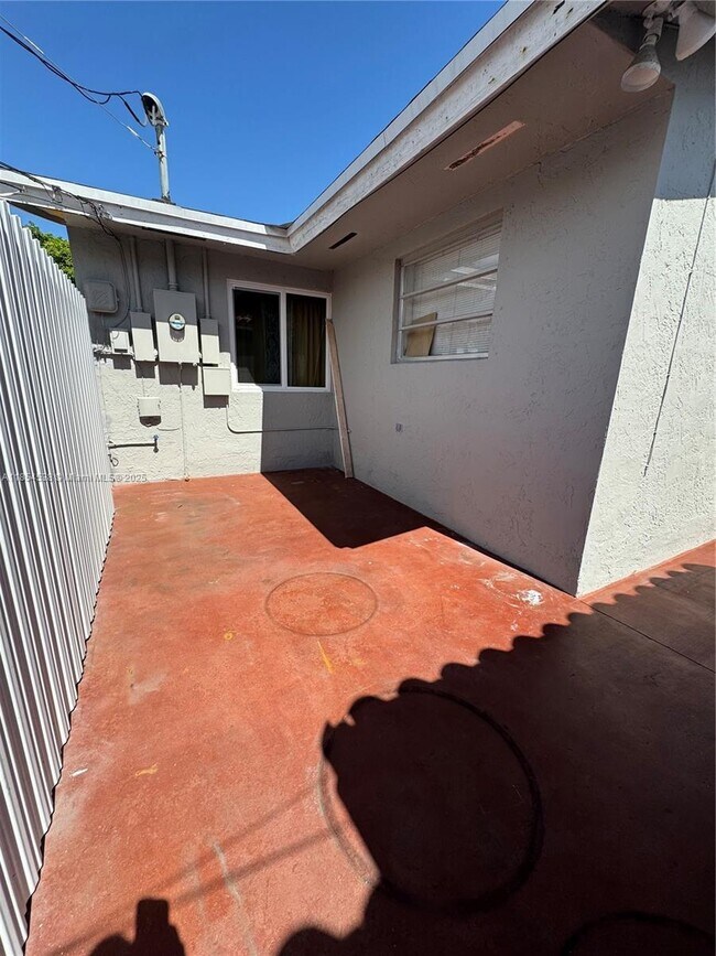 Building Photo - 7135 SW 13th St