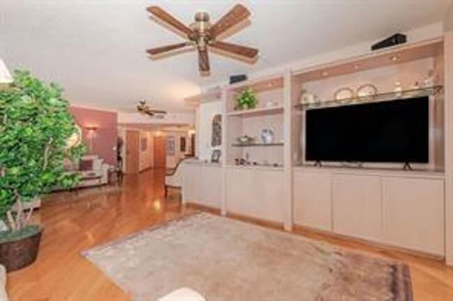 Building Photo - 3598 Yacht Club Dr