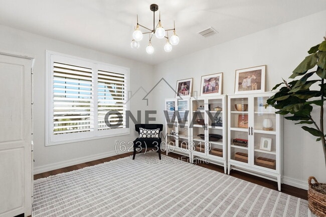 Building Photo - 5102 S Tatum Ln
