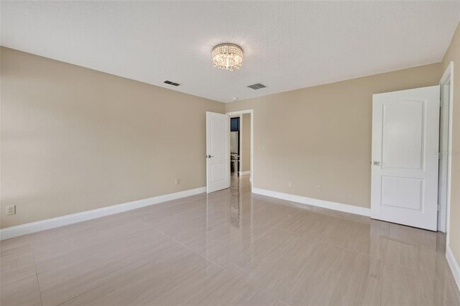 Building Photo - 1851 Great Falls Way