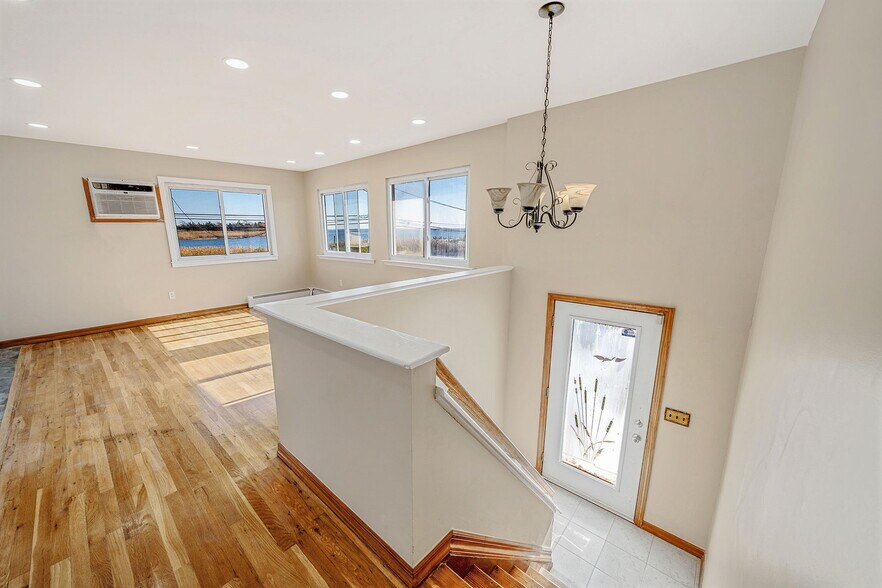 Building Photo - 4 Bay Pl