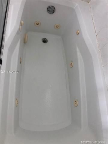 Building Photo - 919 SE 17th St