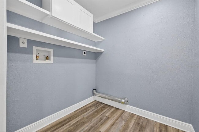 Building Photo - 2835 W Shelton Ave