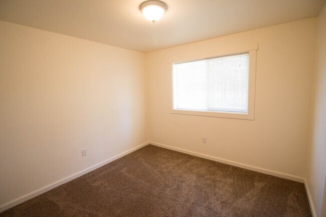 Building Photo - 54845 Tamarack Rd