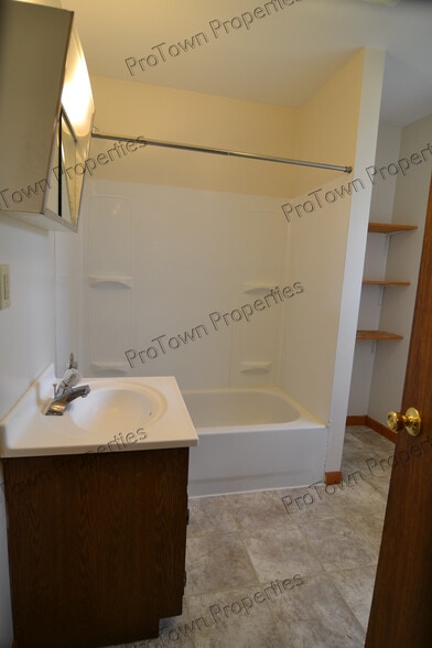 Building Photo - 106 Bowen Pl