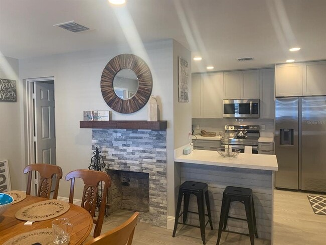 Building Photo - 244 Lexington Dr