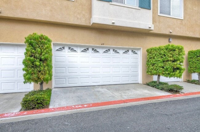 Building Photo - Newly Remodeled - Stunning 2 Bedroom, 2 Ba...