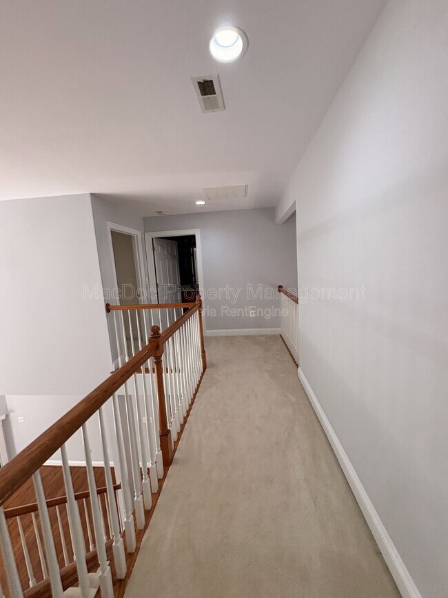 Building Photo - 10802 Cedar Creek Dr