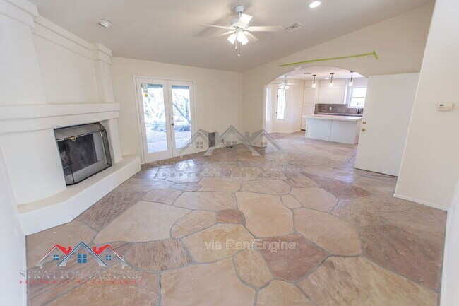 Building Photo - 4728 E Ron Rico Rd