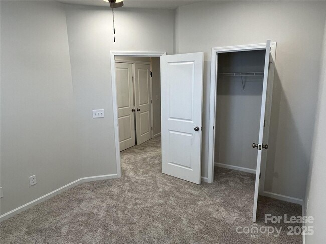 Building Photo - 3159 Hutton Gdns Ln