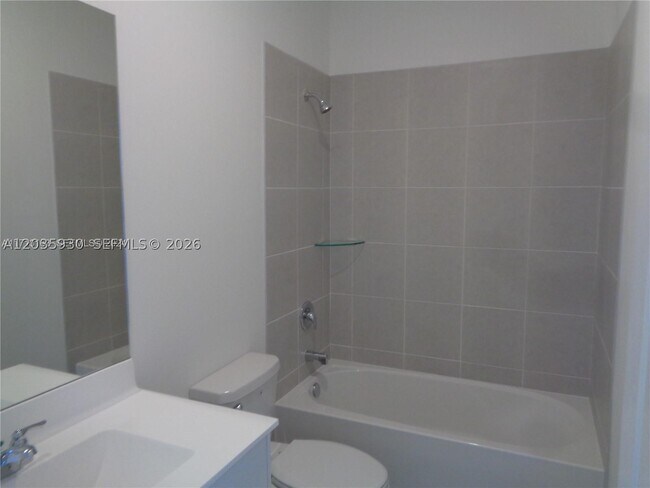 Building Photo - 2514 SE 29th Dr