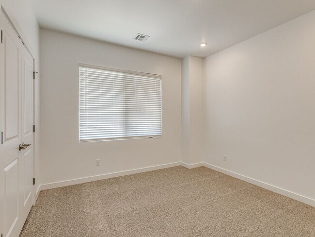 Building Photo - Home in Edmond/Oklahoma City
