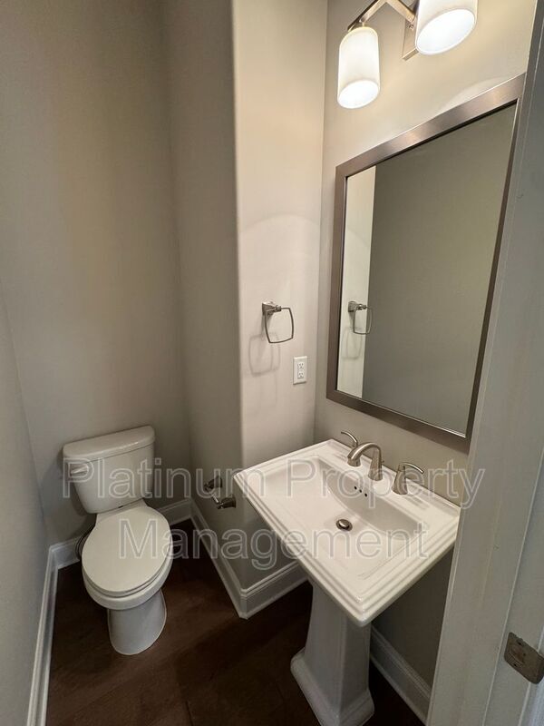 Building Photo - 931 Olmsted Ln