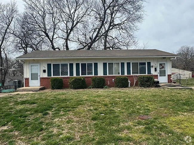 Building Photo - 500 Maier Dr