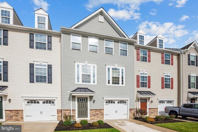 Building Photo - 28 Sparrow Cir