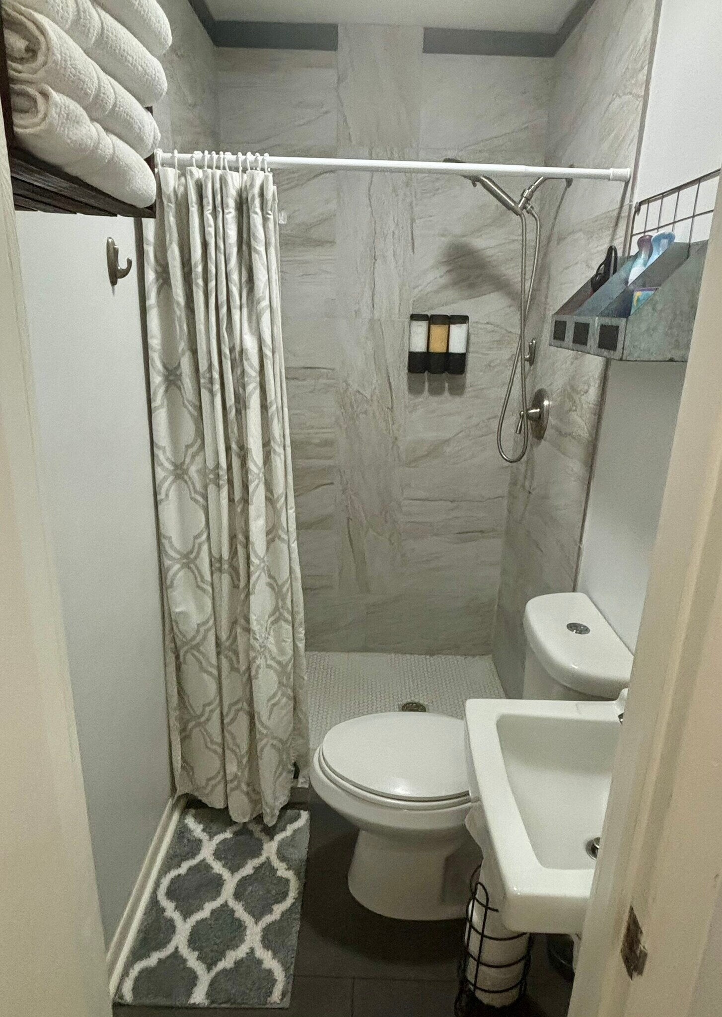 Building Photo - 621 Fairbanks St