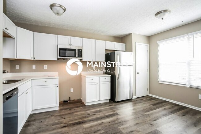 Building Photo - 3 Bedroom Pet-Friendly Home in Columbus, OH with Main Street Renewal