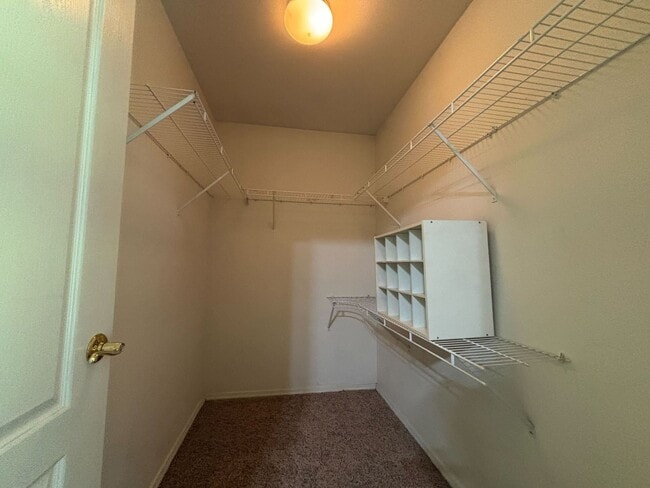 Building Photo - Beautiful 3-Bedroom Home in Sought-After C...